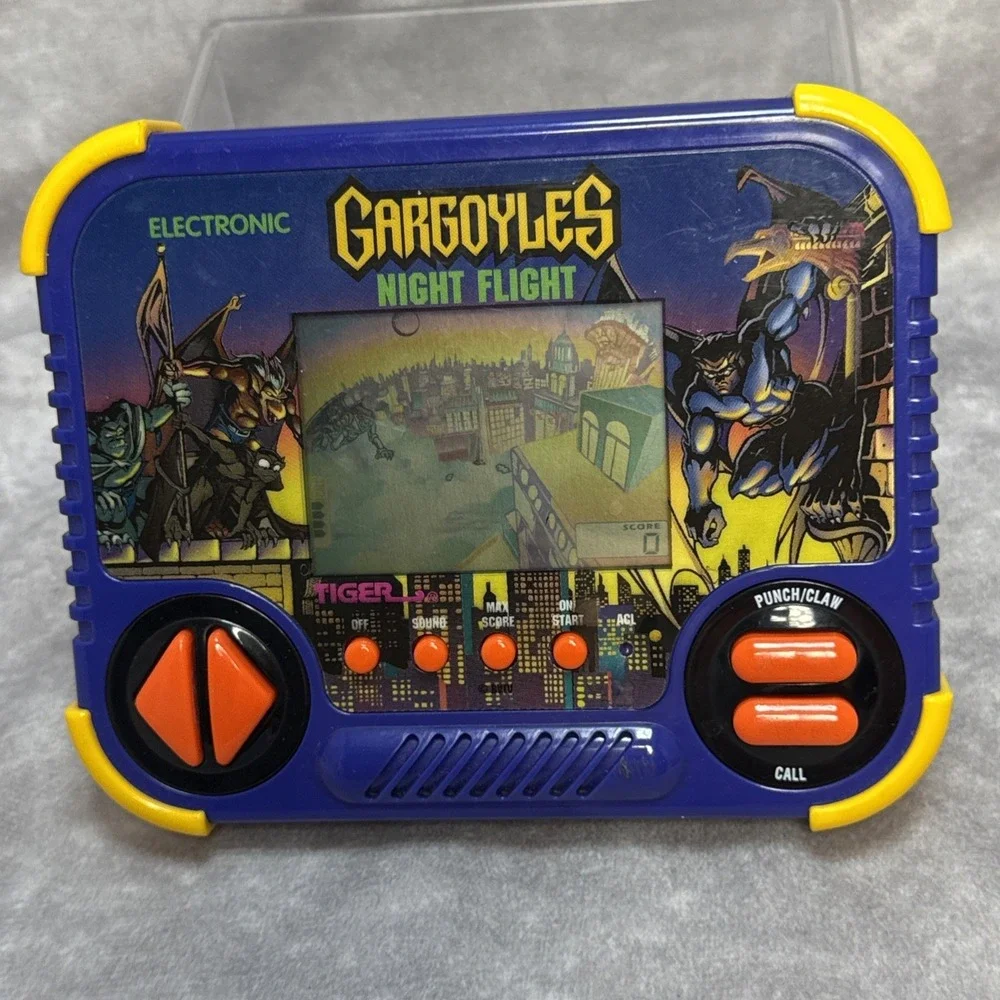 Vintage 1990 Gargoyles Night Flight Tiger Electronics Handheld Game Works